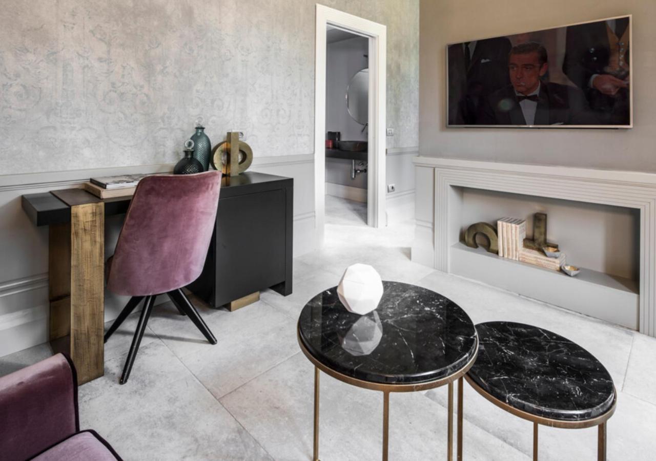 팔라초 코르날리아 호텔 밀라노 외부 사진 Interior of a suite at the hotel