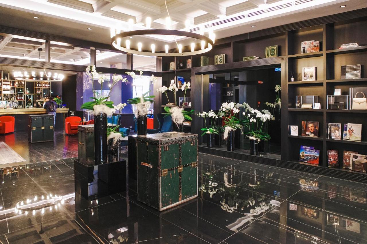 팔라초 코르날리아 호텔 밀라노 외부 사진 The lobby of the hotel